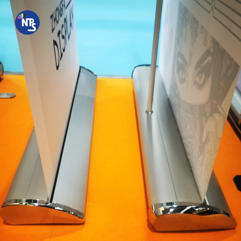 Bannières enroulables rétractables présentoir d'exposition aluminium personnalisé bannière enroulée simple face Kakemono